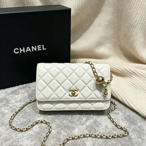 CHANEL Wallet on Chain  with Pearl Crush Ball